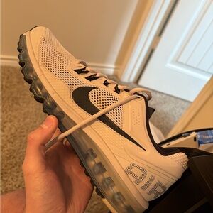 Nike Air Max 2013 Sneakers (Color: Desert Sand) Size 10.5 Men’s